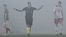 Rozhodí musel kvli patné viditelnosti peruovat utkání Sparty s Pardubicemi.