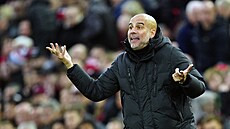 Pep Guardiola bhem utkání s Liverpoolem.