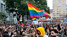 Pochod na uctění obětí a odsouzení nenávistného činu proti LGBT+ komunitě v... | na serveru Lidovky.cz | aktuální zprávy