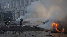 Z nkolika míst v Kyjev, který v pondlí ráno zasáhly ruské útoky, stoupá...