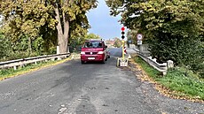 Podle místních je svedení dopravy do jednoho pruhu a ízení semafory nesmyslné....