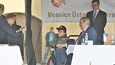 Prezident Milo� Zeman p�i náv�t�v� Lukavce na Litom��icku.