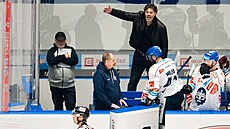 Roz�ílený Jaromír Jágr na st�ída�ce Kladna.