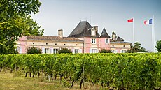 Až do března letošního roku vlála před francouzským vinařstvím Chateau Loudenne...