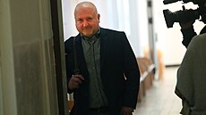 Ob�alovaný Radovan Jedinák p�ed zahájením soudního lí�ení. (10. �íjna 2022)