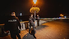 Slovenská policie vyetuje útok ped barem Teplárna v Bratislav. (12. íjna...