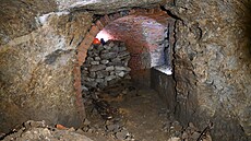 Archeologové na míst pvodního hostince Na Pot v severovýchodním rohu...