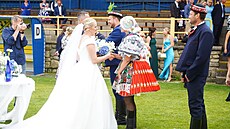 Ob�ad hosté pozorovali z okolních tribun. Na h�i�ti se pak odehrávala i �ást...