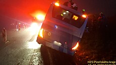 U Vejprnic nedaleko Plzn� havaroval autobus. Nehoda se obe�la bez zran�ní. 
