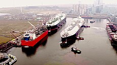 Loď dlouhá 290 a široká 44 metrů přivezla náklad 170 000 metrů krychlových LNG...