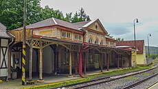 Muzeum Kraslické dráhy sídlí v budov� n�kdej�í nádra�ní restaurace, která je...