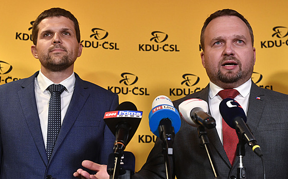 Nov jmenovaný námstek ministra ivotního prostedí Petr Hladík (vlevo)