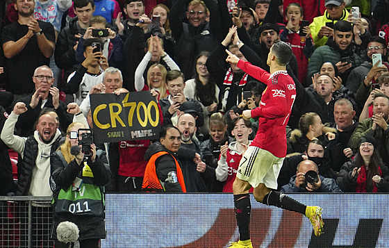 Cristiano Ronaldo oslavuje gól v zápase Evropské ligy proti eriffu Tiraspol.