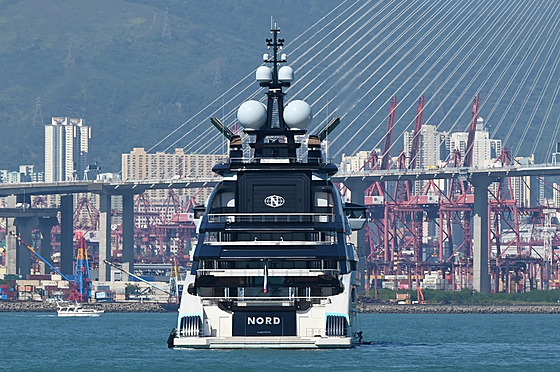 Jachta ruského oligarchy Alexeje Mordaova u Hongkongu (12. íjna 2022)