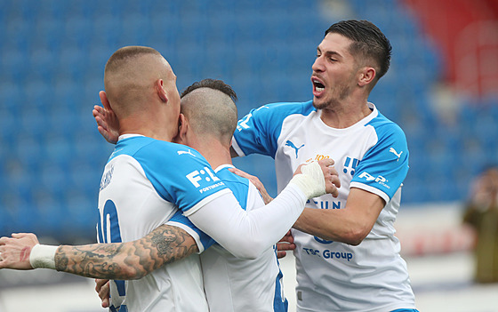 Hrái Ostravy se radují z gólu proti Mladé Boleslavi.