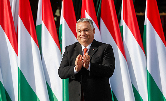 Maarský premiér Viktor Orbán bhem oslav 66. výroí maarského povstání z roku...