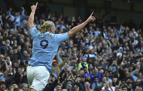 Erling Haaland z Manchesteru City slaví gól.