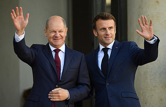 Německý kancléř Olaf Scholz a francouzský prezident Emmanuel Macron. (26. 10....