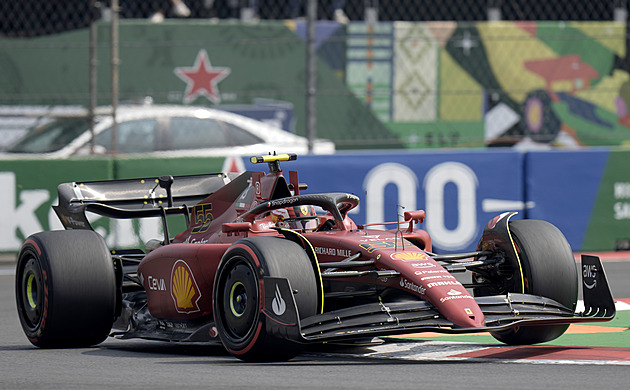 První trénink na Velkou cenu Mexika F1 ovládli piloti Ferrari