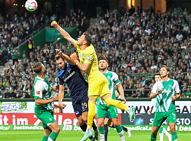 Fotbalisté Brém s Pavlenkou v brance porazili Herthu a jsou šestí