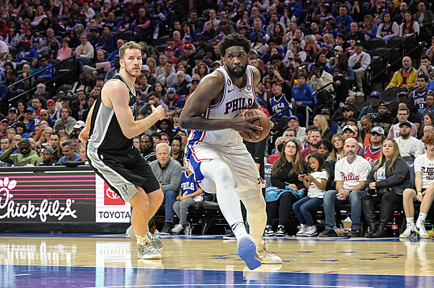 Philadelphia se v NBA trápí. Padla i potřetí, 40 bodů Embiida nestačilo