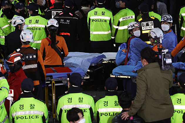 Reakce policie na tragédii v Soulu byla nedostatečná, přiznal její šéf