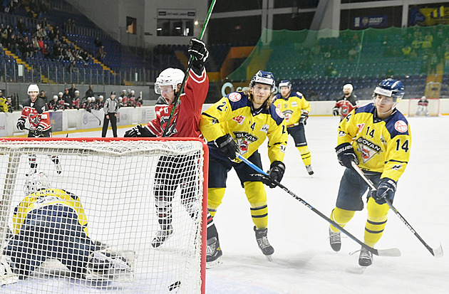 Hokejisté Chomutova otočili derby s Ústím před rekordní návštěvou