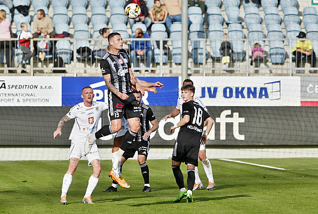 Budějovice - Hradec 0:3, všechny góly v přesile, výhru hostů řídil Kubala