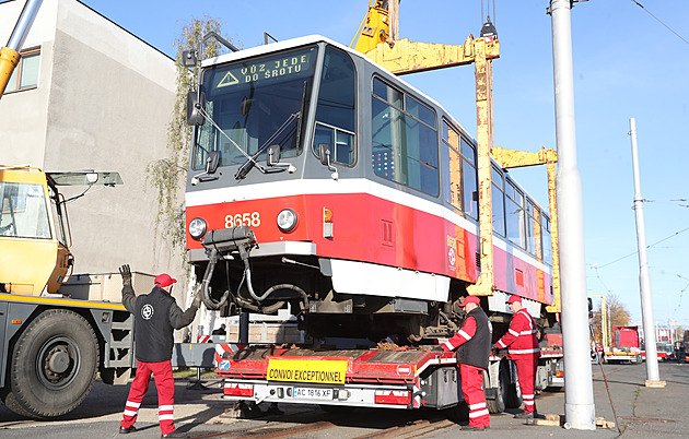 Pražské tramvaje jedou do Charkova, náměstek musel vysvětlovat nápis o šrotu