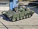 Celkový pohled na modernizovaný tank T-72 M1 Tomá s ví zafixovanou v zadní...