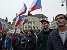 V Brn� lid� demonstruj� za demisi vl�dy Petra Fialy. (28. ��jna 2022)