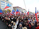 Lidé na Václavském námstí demonstrují za odvolání vlády premiéra Petra Fialy....