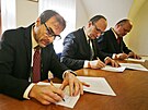 Koalin dohodu v Jihlav podepsali ldi ANO Radek Popelka (vlevo), Petr Ryka...