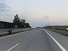 Místo, kde se na dálnici D48 srazili dva motorkái. (18. íjna 2022)