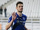 Jihlavský fotbalista Filip Vedral oslavuje gól.