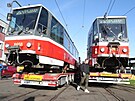 V Praze se nakládaly tramvaje, které metropole posílá darem na Ukrajinu (20....