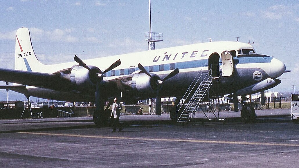 Douglas DC-6 v kabát" United Arilines