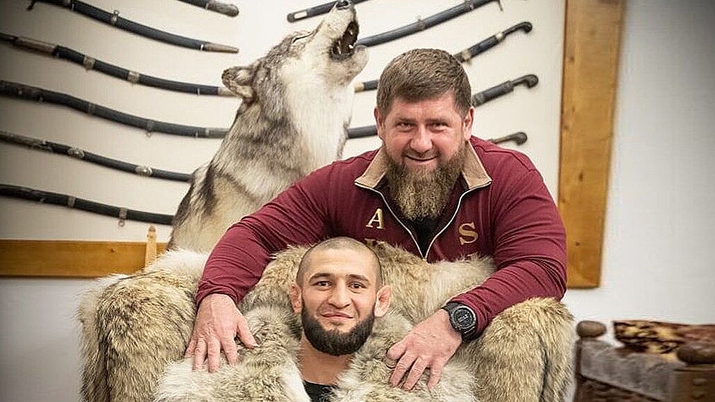 MMA zápasník Chamzat imajev na fotce s eenským diktátorem Ramzanem...