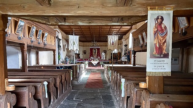 Interir kostela sv. Jakuba ve Snn
