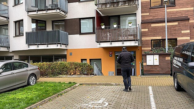 URNA ráno zasahoval v jednom z bytů na Střížkově. (24. října 2022)