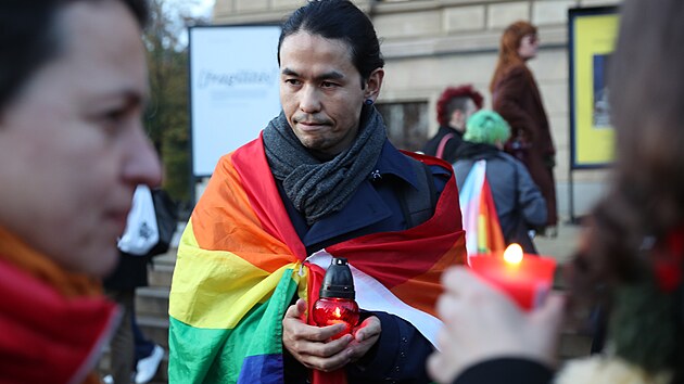 Pochod LGBT komunity Prahou na protest proti vrad dvou mu v Bratislav (21. jna 2022)