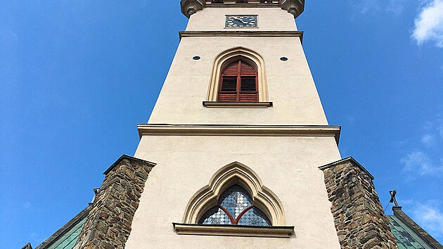 Věž kostela svatého Mikuláše je dominantou a „logem“ Humpolce.