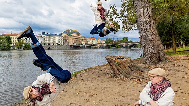 Kristin Mensa osluje dechberoucmi akrobatickmi triky.