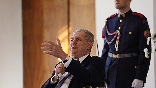 Prezident Milo Zeman se u píleitosti státního svátku 28. íjna setkal s...