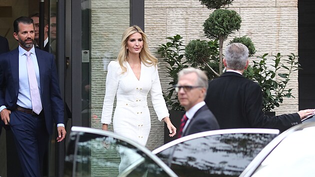 Ivanka Trumpov dorazila do Prahy. Na Praskm hrad veer pevezme vyznamenn od Miloe Zemana pro svou zesnulou matku. (28.jna 2022)