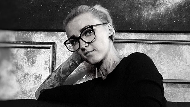 Ivanka Hlad�kov� vn�m� tetov�n� druh�ch jako posl�n�.