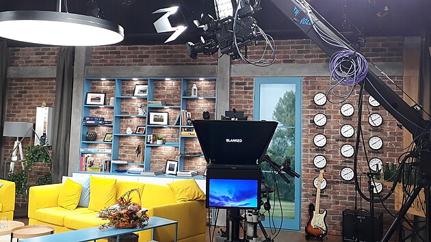 Sn�dan� na TV Nova za��n� ve v�edn� dny p�ed �estou a kon�� v p�l dev�t�, o v�kendu je od 7.55 a kon�� p�ed polednem.