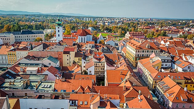V historickm centru eskch Budjovic jsou zk asto jednosmrn uliky.