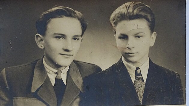 Herec Josef Somr (vlevo) vyrstal ve Vracov na Hodonnsku. Na snmku se svm starm bratrem Stanislavem.