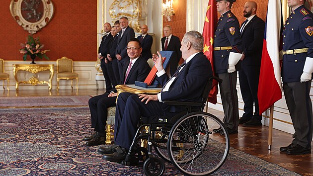 Prezident Milo Zeman se u pleitosti sttnho svtku 28. jna setkal s cizmi diplomaty psobcmi v Praze. (27. jna 2022)
